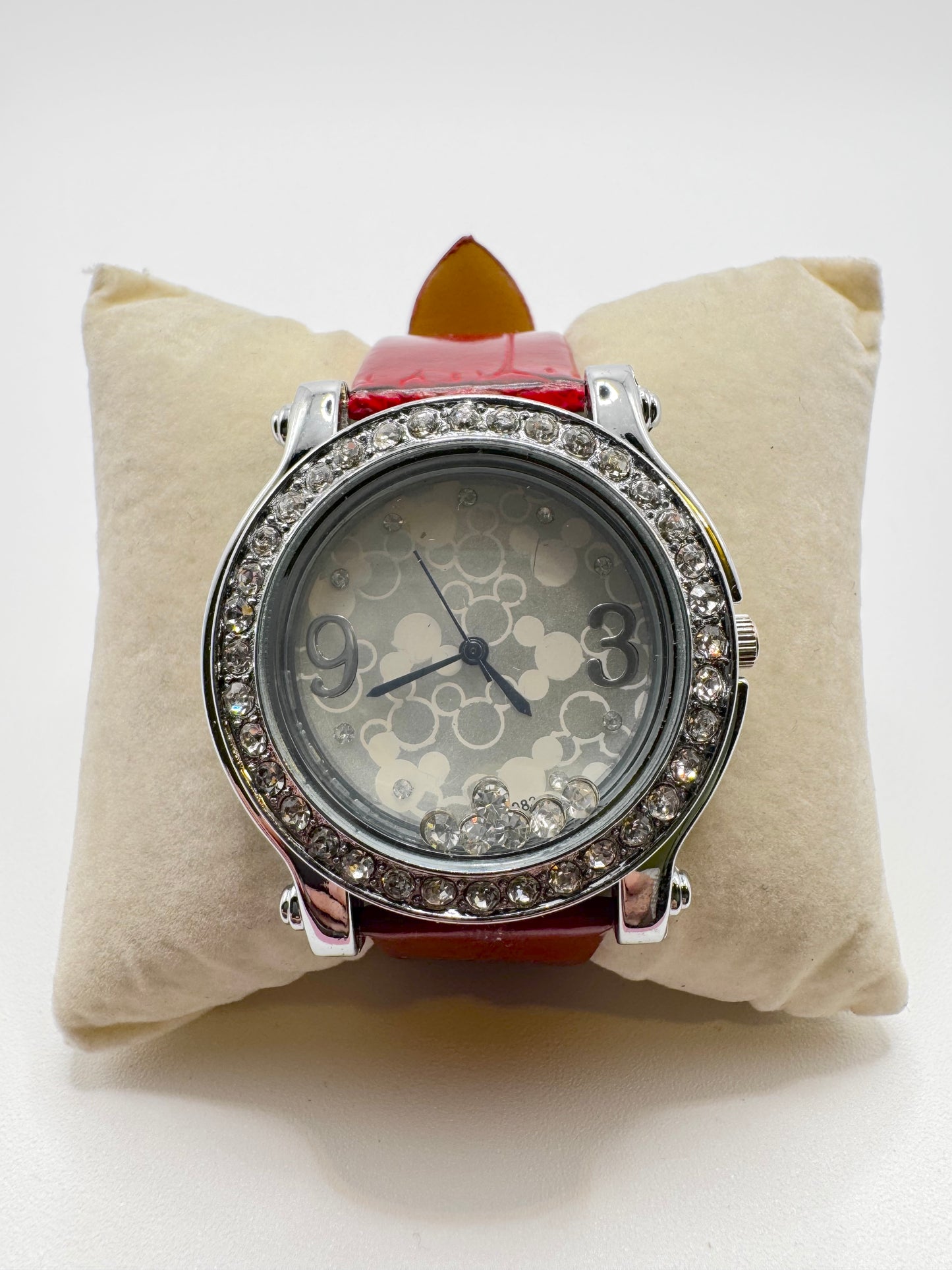 Silver dial with studs and crocodile print leather watch (Red)
